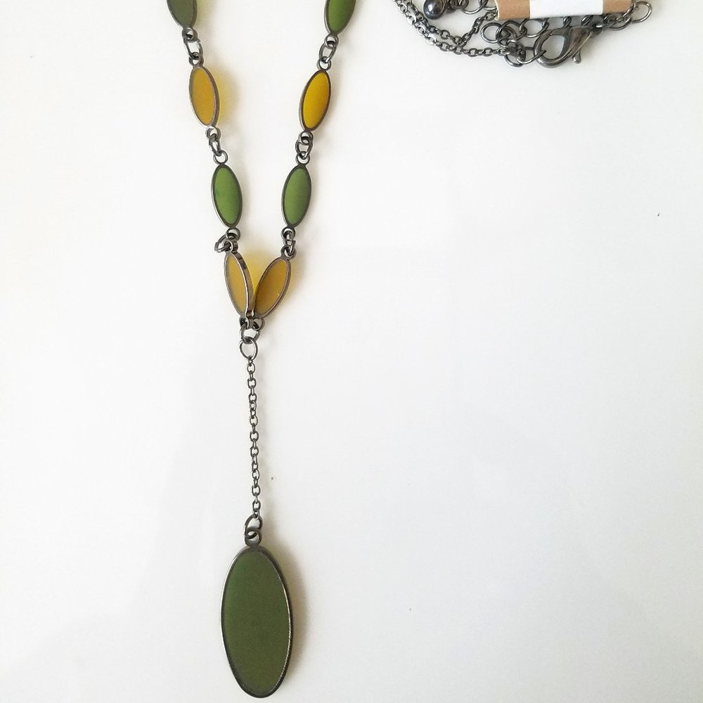 NWT Earthy Green Yellow Opaque Windowpane Y Lariat Delicate Gunmetal Necklace